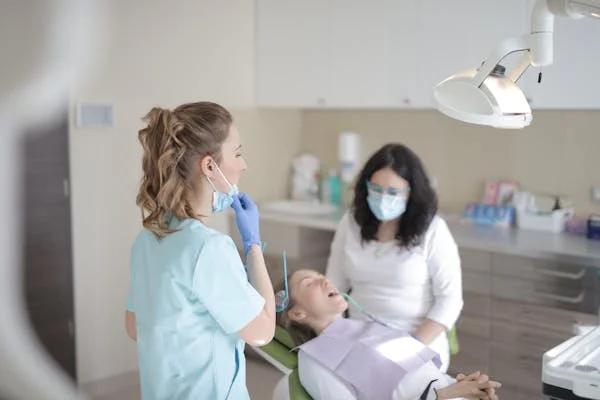 How to Choose the Right Dental Restoration Option for Your Teeth